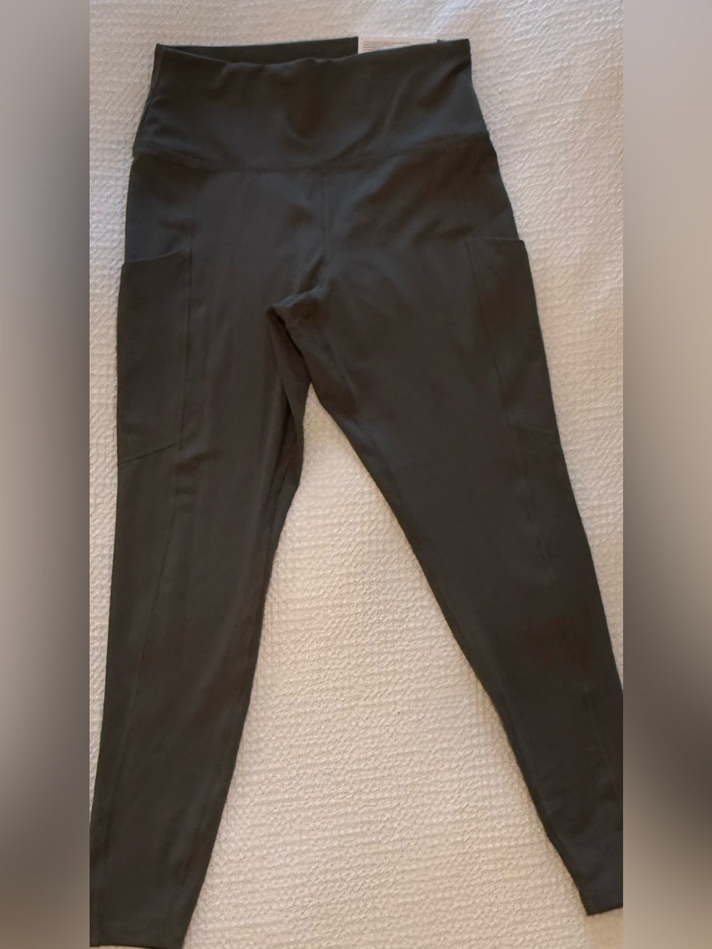 American Eagle Outfitters | The Everything Pocket Legging | Size = Small